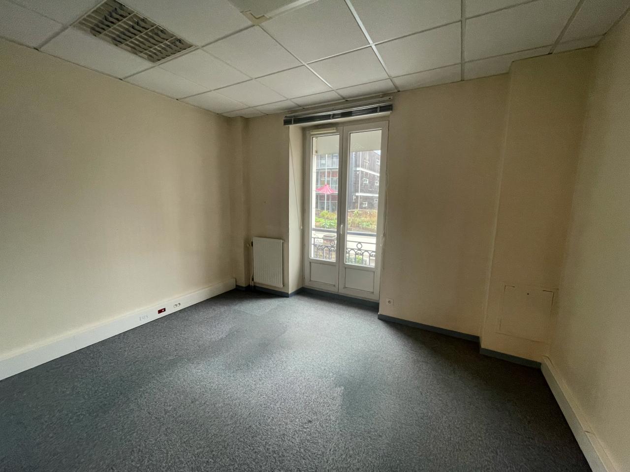 Bureau Rennes 857m² Location bureau Rennes Ille-et-Vilaine OLBUR2315439 3
